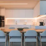 Апартаменты Luxury Seaview Bayline